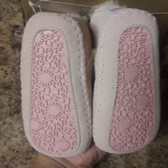 100% Authentic Infant Ugg Boots - Picture 5 of 6